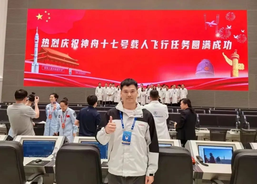 神舟十九号发射圆满成功，中国航天又见大红屏！